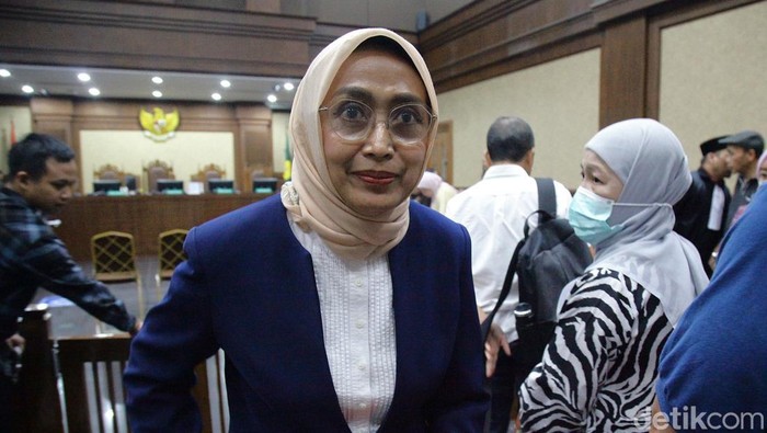 **Kesaksian Mengejutkan di Sidang Eks Dirut ASDP: Direksi Patungan Beli Emas untuk Terima Kasih**