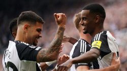 **Bruno Guimaraes Ngaku Masa Depan Isak Urusan Newcastle, Bukan Pemain**