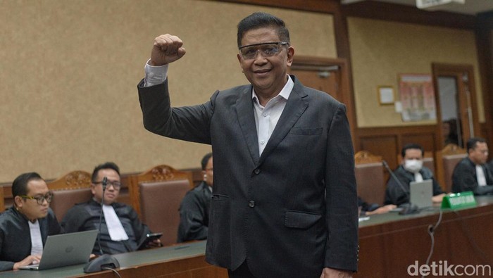 Hakim: Harun Masiku DPO, Hasto Tetap Diduga Suap, Apakah Ada Konspirasi?