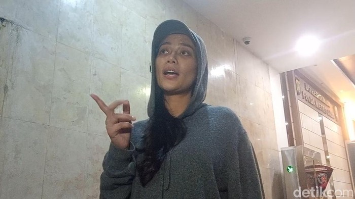 **Erika Carlina Polisikan DJ Panda, Ancaman yang Hancurkan Karir Aktris Terkenal**