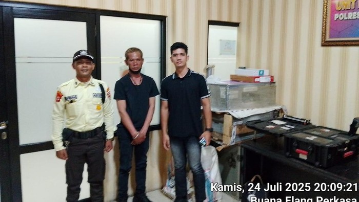 **Duo Satpam Beraksi Viral! Tangkap Copet di Halte Bapedda Kota Bogor**
