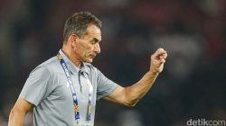 **Piala AFF U-23: Vanenburg Siapkan Strategi Ampuh Taklukkan Thailand di Semifinal**
