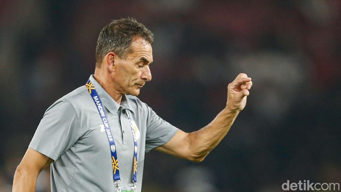 **Piala AFF U-23: Vanenburg Siapkan Strategi Ampuh Taklukkan Thailand di Semifinal**