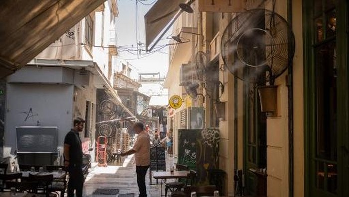Yunani Terbakar, Suhu Mencapai 46°C dalam Gelombang Panas Ekstrem