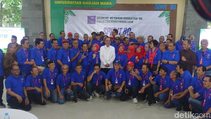 Cerita Nostalgia Jokowi saat Reuni Fakultas Kehutanan UGM - Update 1