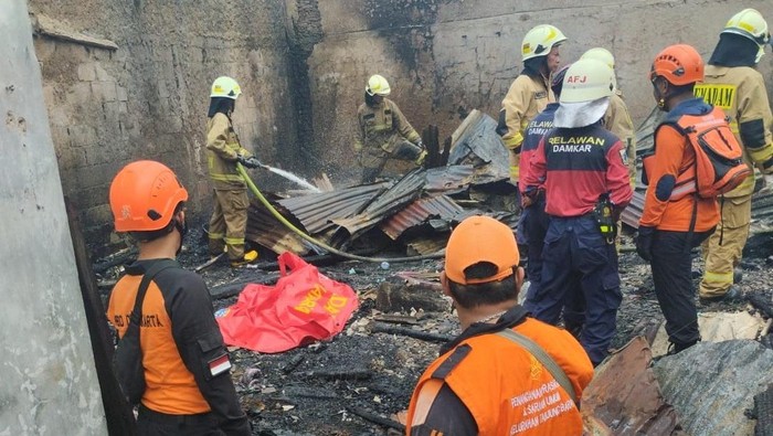 Kebakaran Menyapu Lenteng Agung, Satu Orang Tewas dalam Tragedi yang Meneror Kawasan Kontrakan