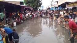 Warga Deli Serdang Protes Jalan Rusak dengan Aksi Memancing di Kubangan, Pemkab Minta Bersabar