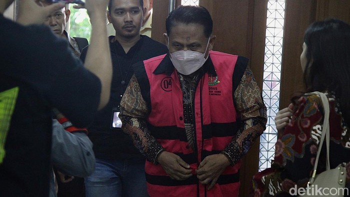 **7 Tahun Penjara untuk Mantan Ketua PN Surabaya dalam Kasus Vonis Bebas Tannur**