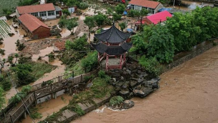 Tragedi Banjir-Longsor di China: 4 Tewas, 8 Hilang, Kebijakan Lindung Bencana Dinilai Kurang Efektif