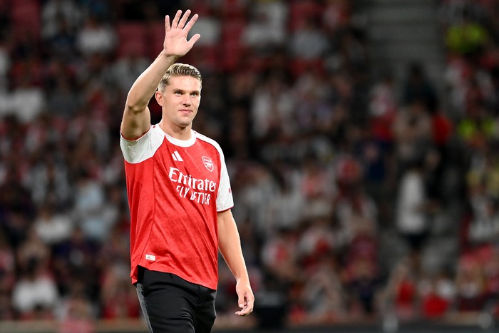 Situs Arsenal Turun Saat Launching Jersey Viktor Gyokeres!
