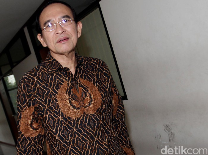 Eks Menag Suryadharma Ali Akan Dimakamkan di Ponpes Bekasi Siang Ini: Sebuah Perpisahan yang Menyedihkan