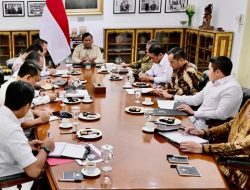Prabowo Rapat Malam-Malam dengan Kapolri-Jaksa Agung, Serius Tindak Pelanggaran Beras