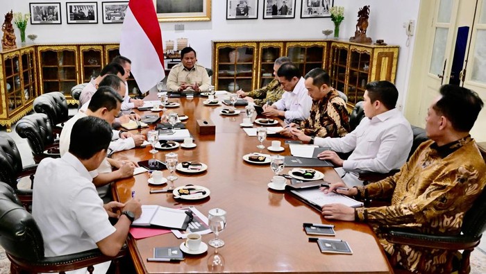 Prabowo Rapat Malam-Malam dengan Kapolri-Jaksa Agung, Serius Tindak Pelanggaran Beras