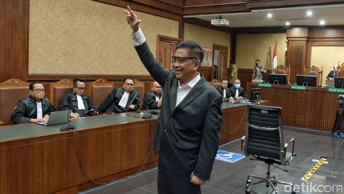 **Hasto Kristiyanto Terampuni, Relasi Politik di Balik Kasus Harun Masiku**