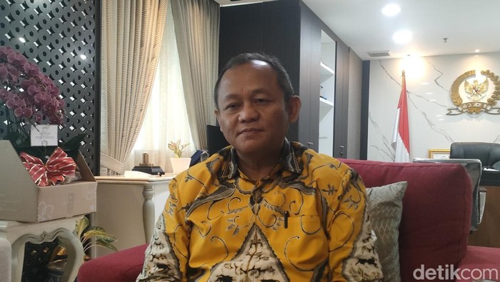 **Golkar Soal Amnesti Hasto-Abolisi Tom Lembong: Dukungan Penuh untuk Kebijakan Presiden yang Berdasarkan UUD**