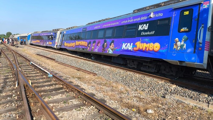 KAI Ungkap 5 Gerbong KA Argo Bromo Anggrek Anjlok di Subang, Apa yang Sebenarnya Terjadi?