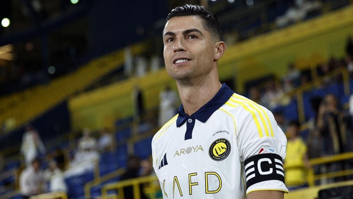 **Momen Haru Ronaldo Kasih Kejutan Ultah Chef Al Nassr: Keakraban di Balik Skuat**