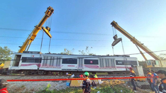 48 KA Terhenti karena KA Argo Bromo Anggrek Anjlok, Daftar lengkap Disini!