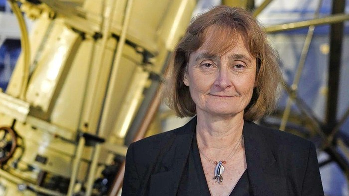 Astronom Perempuan Pertama Inggris: Tak Belajar IPA SMP, Namun Meraih Bintang!