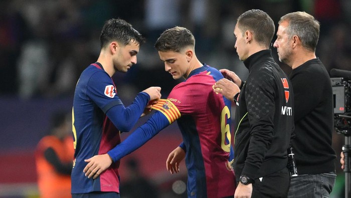 Gavi Bertahan di Barcelona: Bersaing dengan Pedri dan De Jong dalam Lini Tengah