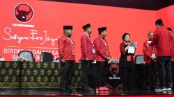 PDIP Terancam, Posisi Penyeimbang Pemerintah Jadi Bumerang?