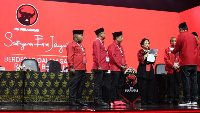 PDIP Terancam, Posisi Penyeimbang Pemerintah Jadi Bumerang?