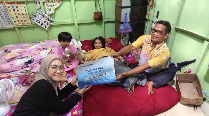 Sahabat Baik: Kunci Kehidupan Pak Ratmin Saat Pesanan Jahit Merosot