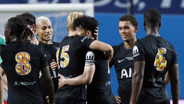 **Spurs Susah Juara, Daniel Levy pun Bingung: Leicester City atau Chelsea yang Jadi Rival?**