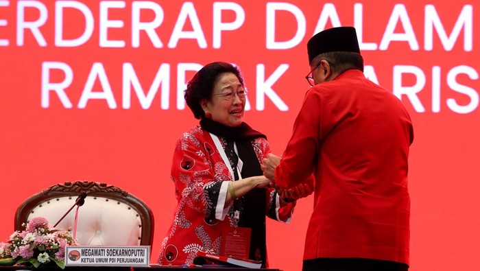 **Urusan Hasto: Megawati Lempar Sindiran, Ketua KPK Beri Balasan**