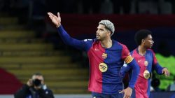 Araujo: Tunggu Versi Terbaikku di Barcelona – Alternatif 1