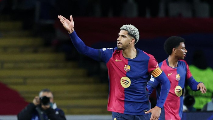 Araujo: Tunggu Versi Terbaikku di Barcelona - Alternatif 1