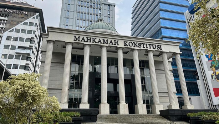 **MK Terkejut dengan Gugatan Pemisahan Pemilu, Sebut Tak Pernah Ada Kasus Serupa**
