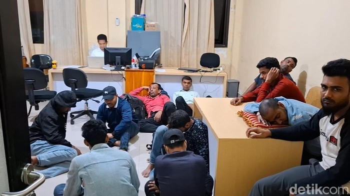 12 WN Bangladesh di NTT Diamankan, Masuk RI Lewat Jalur Ilegal: Ancaman Baru di Tepi Nusa Tenggara