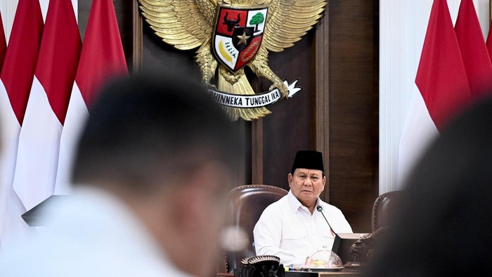 Prabowo Subianto Bantah Isu Jarak dengan SBY-Jokowi di Hadapan Kabinet
