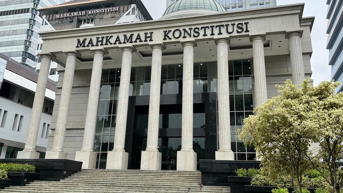 Tafsir Putusan 135: Mungkinkah Menyebabkan Krisis?