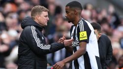 Eddie Howe Tolak Kembalikan Alexander Isak ke Skuad Newcastle