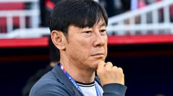 “Shin Tae-yong: Energi Baru yang Guncang Bola Dunia”