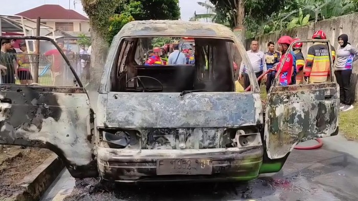 Angkot BBG di Bogor Terbakar, Petaka Api di Jantung Kota