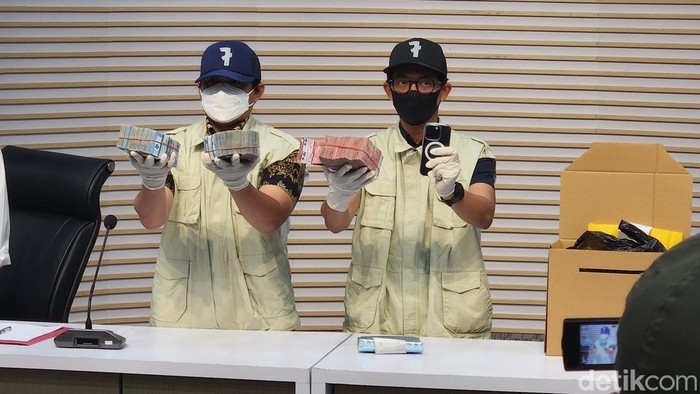 **KPK Sita Rp 200 Juta dari Bupati Koltim, 5 Tersangka dalam Kasus RSUD**