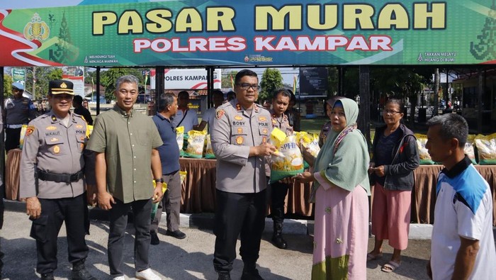 Polisi dan Bulog Guncang Pasar, 4 Ton Beras SPHP Gratis di Kampar Riau!