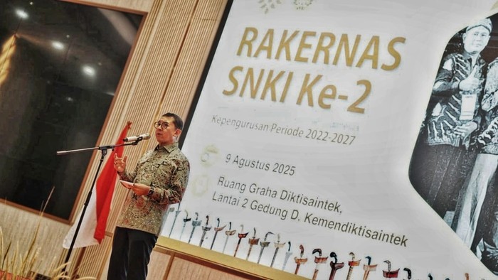Menbud Turut Serukan Pentingnya Melestarikan Kebudayaan Keris di Rakernas SNKI Ke-2