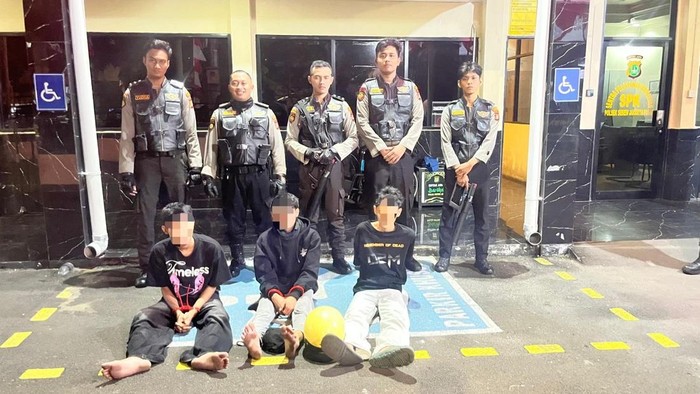 Polisi Ringkus 4 Pemuda Jakpus, Celurit di Tembak?