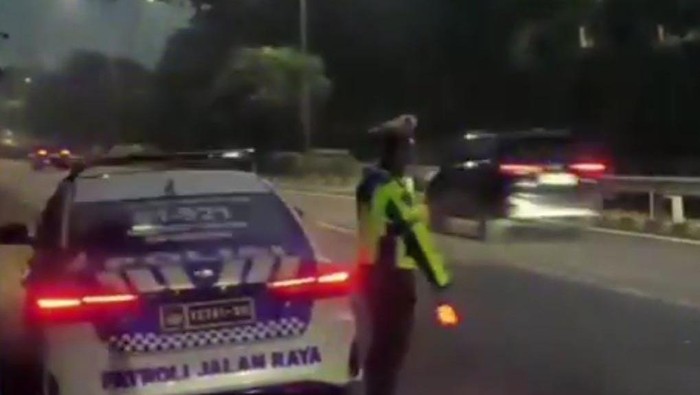 Pengecoran Selesai, Lalin di Tol Cawang Arah Tanjung Priok Kembali Normal: Solusi Jangka Panjang Atau Sementara?