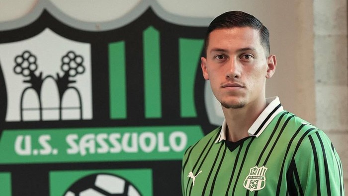 **Lini Belakang Sassuolo: Jay Idzes dan Dua Bek Muda dari Akademi Juve**