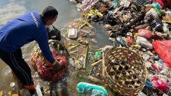 **Volume Sampah di Sungai Denpasar Melonjak Drastis Setelah TPA Suwung Batasi Penerimaan**