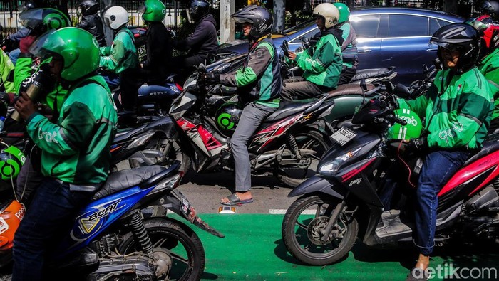 BIaya Transportasi Tinggi dan Ketergantungan pada Transportasi Online - Alternatif 1
