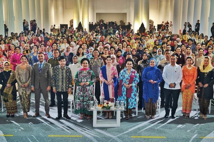 Fadli Zon: Kebaya Bukan Hanya Busana, tapi Sebuah Peradaban yang Mengguncang Tradisi