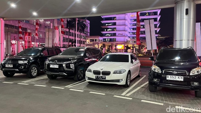 4 Mobil Mewah Riza Chalid Disita Kejagung, Termasuk BMW dan Pajero!