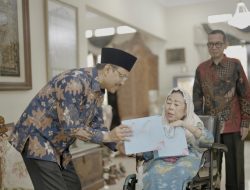 “Mensos Antar Langsung Undangan HUT ke-80 RI ke Istri Gus Dur: Momentum Reconcilation Nasional”