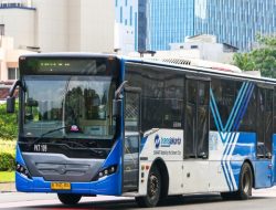 “Yuk Pakai Transum! TransJ, MRT, LRT, KRL Cuma Rp 80 Hari Ini dan Besok: Liburan hemat sekarang!”